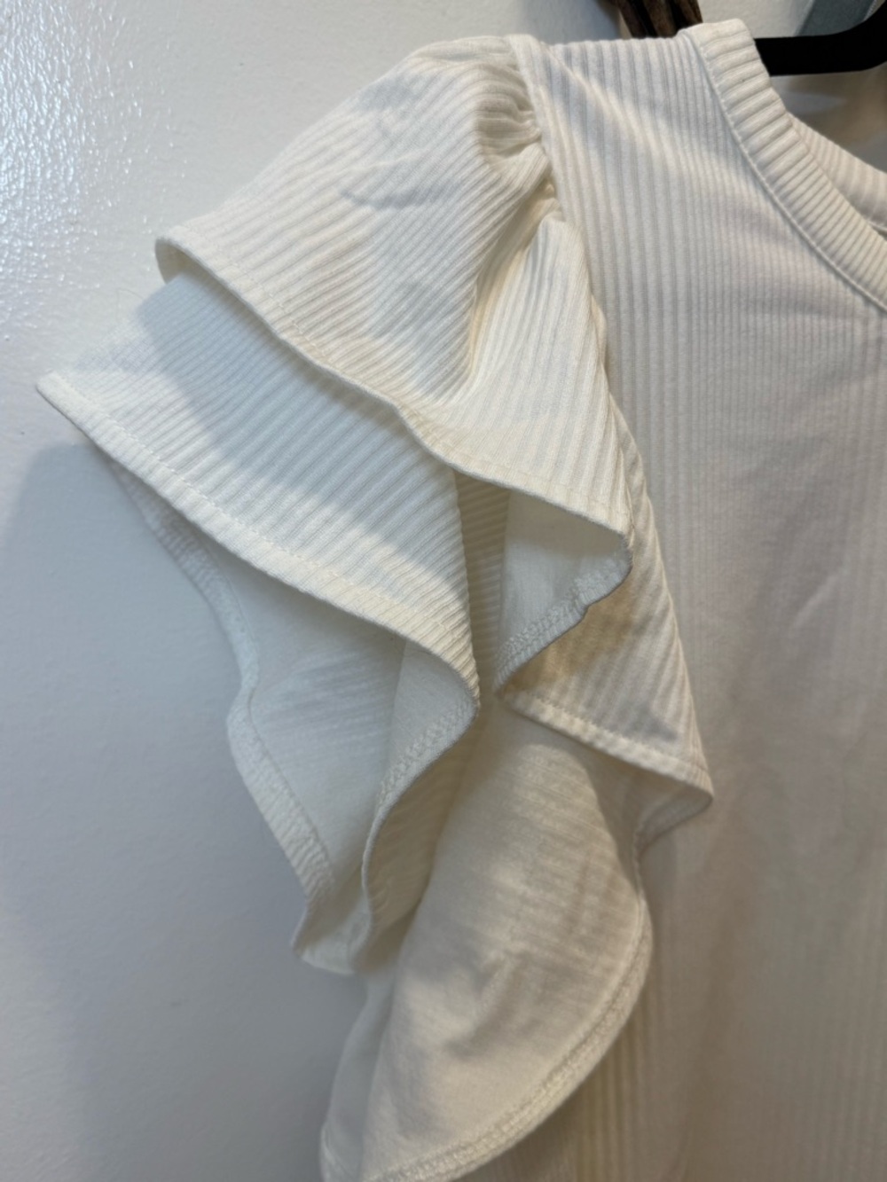 H&M Ruffle Sleeve Top - Picture 4 of 6